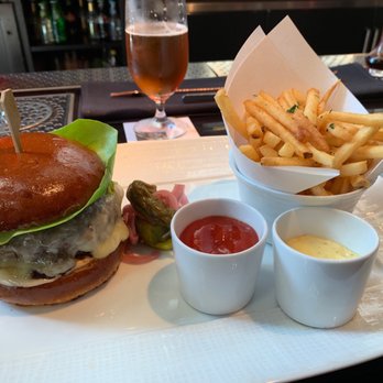 CUT - Hardwood Grilled 'CUT Burger' - Steakhouses Near Me - New York, New York CUT - Hardwood Grilled 'CUT Burger' - Steakhouses Near Me - New York, New York