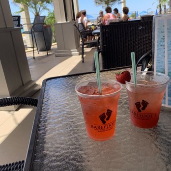 Barefoot's Beachside Bar and Grill - American Near Me - Miramar Beach, Florida