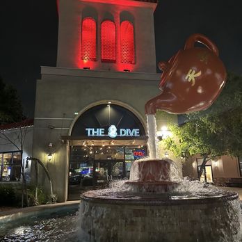 The Dive Oyster Bar - Entrance with nice fountain - Seafood Near Me - Temple City, California