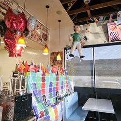 Tacos El Bandido Express - Inside