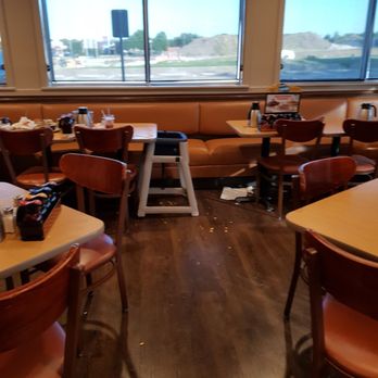 IHOP - Food left on table and floor for at least 30 minutes and only 1 customer there. I cancelled my order couldn't stand the smell - Breakfast & Brunch Near Me - Cedar Hill, Texas