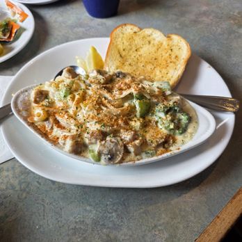Drop Anchor Seafood & Grill - Fettuccine Alfredo with veggies - Seafood Near Me - Long Beach, Washington Drop Anchor Seafood & Grill - Fettuccine Alfredo with veggies - Seafood Near Me - Long Beach, Washington