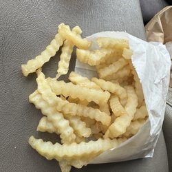 Red Arrow Drive In - The fries are cold, soggy, pale, white, and gross