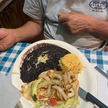 Órale Mexico - Chicken with black beans - Mexican Near Me - New Paltz, New York Órale Mexico - Chicken with black beans - Mexican Near Me - New Paltz, New York
