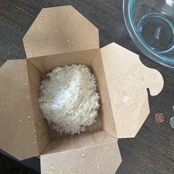 Momiji SLU - Sushi Bars Near Me - Seattle, Washington