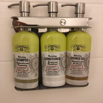 Holiday Inn Express & Suites Everett - Shower amenities - Hotels Near Me - Everett, Washington Holiday Inn Express & Suites Everett - Shower amenities - Hotels Near Me - Everett, Washington