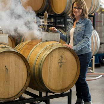 Boedecker Cellars - Wine Tasting Room Near Me - Portland, Oregon