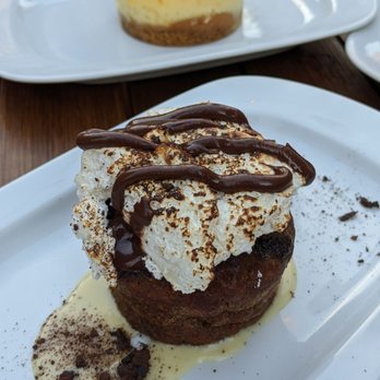 Refinery Rooftop - Bread pudding - Lounges Near Me - New York, New York