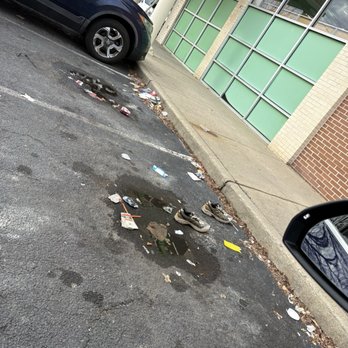 Dollar Tree - This store is an absolute mess and just feels unsafe. - Discount Store Near Me - Alexandria, Virginia