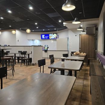 Taco Bell - Live Más Café - Fast Food Near Me - Newhall, California