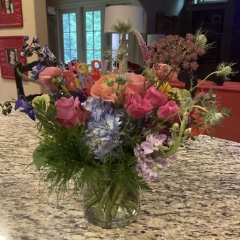 Suwanee Towne Florist - Florists Near Me - Suwanee, Georgia Suwanee Towne Florist - Florists Near Me - Suwanee, Georgia
