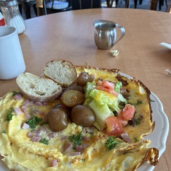 Madeline 1982 - Omelette - Coffee & Tea Near Me - Lake George, New York