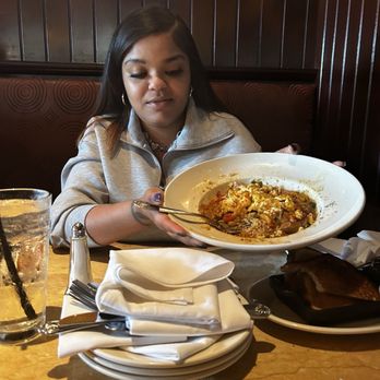 The Cheesecake Factory - Beautiful Thai Stir Fried Noodles with Sautéed Shirmp - Desserts Near Me - Pittsburgh, Pennsylvania The Cheesecake Factory - Beautiful Thai Stir Fried Noodles with Sautéed Shirmp - Desserts Near Me - Pittsburgh, Pennsylvania