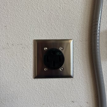 Copper Crest Electric - Brand new NEMA 14-50 EV rated outlet - Electricians Near Me Copper Crest Electric - Brand new NEMA 14-50 EV rated outlet - Electricians Near Me
