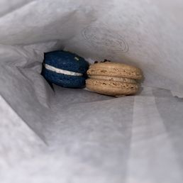 Fruity Pebble & Vietnamese Coffee Macaron Fruity Pebble & Vietnamese Coffee Macaron