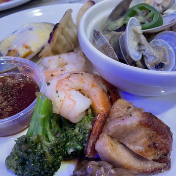 King Buffet - Hot buffet items, including bake mussel and steams clams - Buffets Near Me - Los Angeles, California