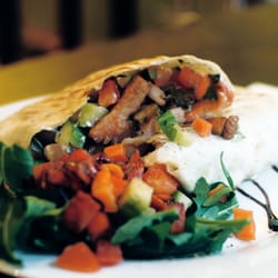 Echt Saftig - Chicken Wrap mit Salatbeilage