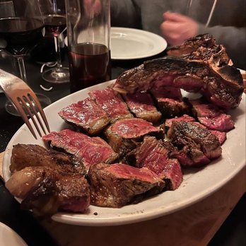 Abe & Louie's - Steakhouses Near Me - Boston, Massachusetts