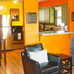 Federal Street Refugio - Kitchen and living room