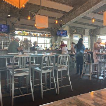 Fleet Landing Restaurant & Raw Bar - Main dining area - Seafood Near Me - Charleston, South Carolina Fleet Landing Restaurant & Raw Bar - Main dining area - Seafood Near Me - Charleston, South Carolina