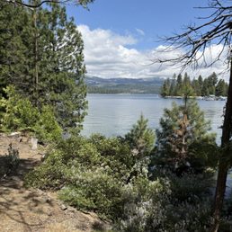 Gorgeous views of Shaver Laker !