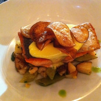 Flea Street - Salmon is perfectly cooked - New American Near Me - Menlo Park, California