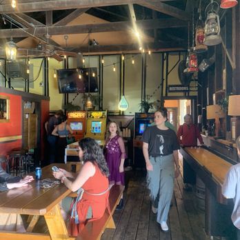 Boxcar Beer & Wine Garden - Bars Near Me - Gainesville, Florida