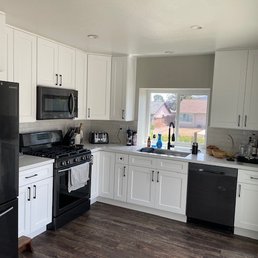 My new and improved kitchen thanks to D&C Remodel!