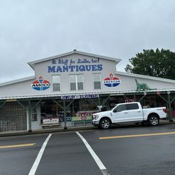 Mantiques - Exterior of building