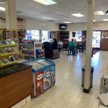 Crescent Hand Car Wash - Seating area - Car Wash Near Me - La Palma, California Crescent Hand Car Wash - Seating area - Car Wash Near Me - La Palma, California