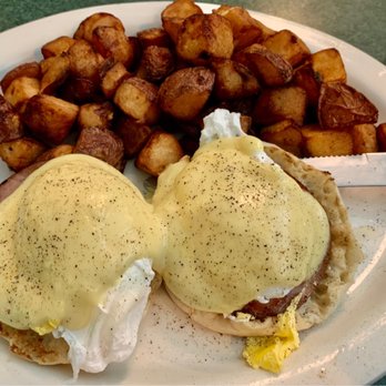 Metro Diner - CLASSIC EGGS BENEDICT WITH HOME FRIES - American Near Me - Tampa, Florida Metro Diner - CLASSIC EGGS BENEDICT WITH HOME FRIES - American Near Me - Tampa, Florida