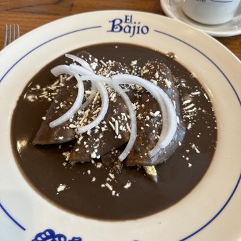 El Bajío - Enfrijoladas de Pollo - Mexican Near Me - México, D.F., DIF El Bajío - Enfrijoladas de Pollo - Mexican Near Me - México, D.F., DIF