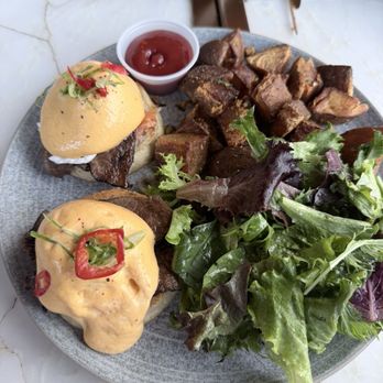 Glass Kitchen - Short rib Benedict - Breakfast & Brunch Near Me - Markham, Ontario Glass Kitchen - Short rib Benedict - Breakfast & Brunch Near Me - Markham, Ontario