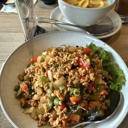 chicken kra pao