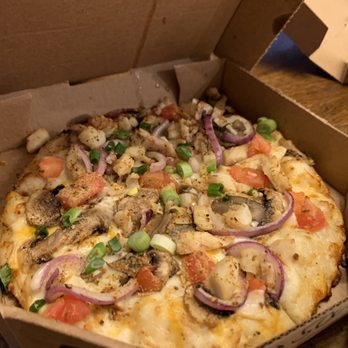 Round Table Pizza - Chicken and garlic personal pan pizza. - Pizza Near Me - Shoreline, Washington