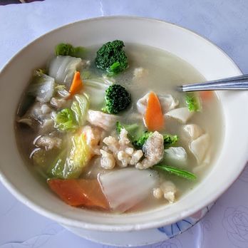 King Chuan Restaurant - Deluxe Won Ton Soup, with Chicken Dark Meat - Chinese Near Me - San Carlos, California King Chuan Restaurant - Deluxe Won Ton Soup, with Chicken Dark Meat - Chinese Near Me - San Carlos, California