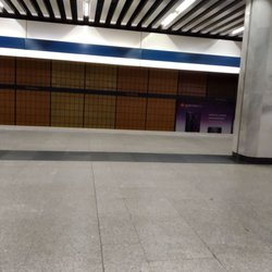 Metro Stokłosy - Metro Stokłosy. Peron.