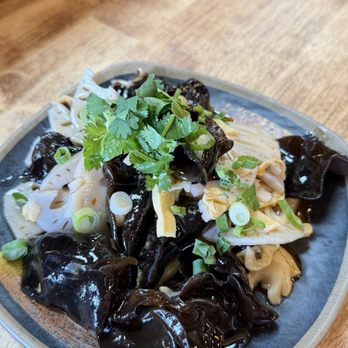 Inshou Dim Dim Noodle - Bamboo shoots w/wood ear and root!! - Taiwanese Near Me - San Mateo, California