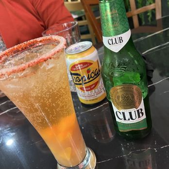 Nanos Restaurant & Grill - Michelada de club con mango y Sosa tropical típica de Ecuador - Comfort Food Near Me - Elizabeth, New Jersey Nanos Restaurant & Grill - Michelada de club con mango y Sosa tropical típica de Ecuador - Comfort Food Near Me - Elizabeth, New Jersey