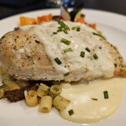 Bermuda Run Country Club - Chicken and veggies