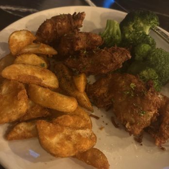 Onyx Restaurant - Coconut shrimp, steamed broccoli and potato wedges - Italian Near Me - Fairmont, West Virginia