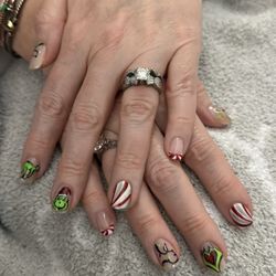 Tammys Nails and Spa - Grinch nails