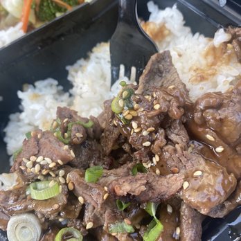 2 Krzy Grill - Teriyaki bowl with steak - Burgers Near Me - Beaumont, California 2 Krzy Grill - Teriyaki bowl with steak - Burgers Near Me - Beaumont, California