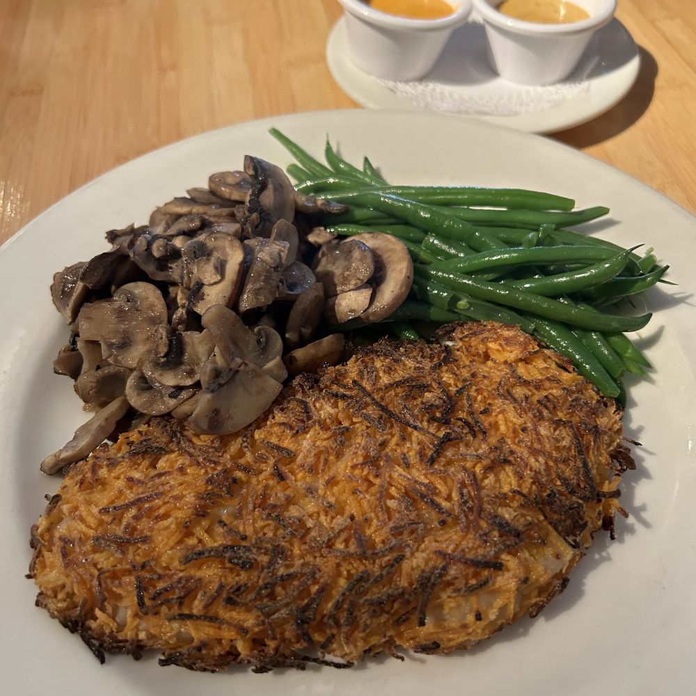 Ke'e Grill - Sweet potato crusted snapper with green beans and mushrooms sauté (sauces on side) - Seafood Near Me - Juno Beach, Florida Ke'e Grill - Sweet potato crusted snapper with green beans and mushrooms sauté (sauces on side) - Seafood Near Me - Juno Beach, Florida