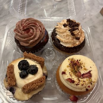 Molly's Cupcakes - Cupcakes Near Me - Chicago, Illinois