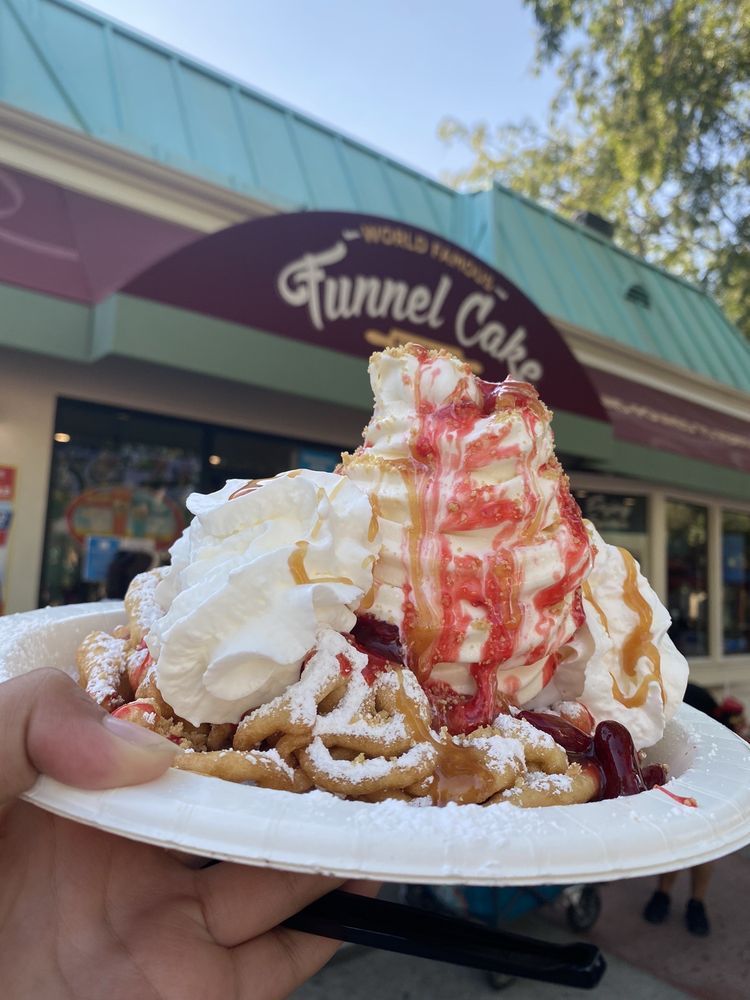 WORLD FAMOUS FUNNEL CAKE FACTORY 24 Photos 26101 Magic Mountain