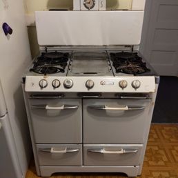 O'Keefe and Merritt stove