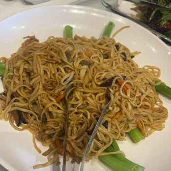 BK Seafood Market - Braised E-Fu Noodles with Fresh Mushrooms - Cantonese Near Me - Brooklyn, New York