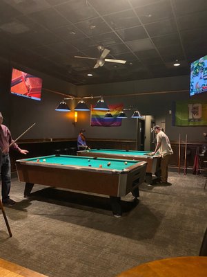 Deluxe Bar & Grill by null