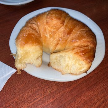 Daily Coffee - Media Luna. A plain Croissant - Coffee & Tea Near Me - Buenos Aires, C